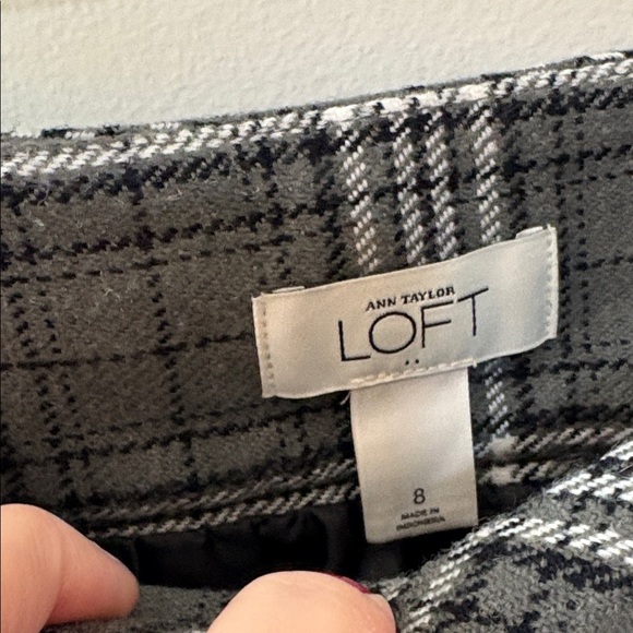 Ann Taylor Grey Plaid A-Line Skirt Size 8 - Picture 3 of 7